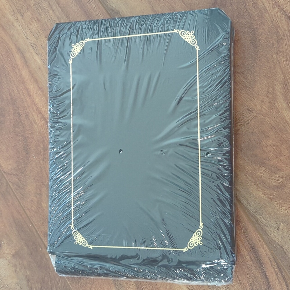 NEW Creative Memories Black 5x7 Scrapbook Album